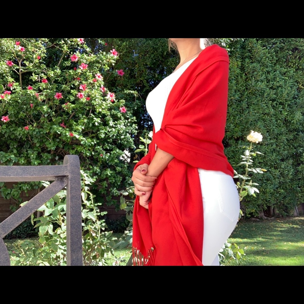 🚨❤️RED HOT SHAWL🚨❤️